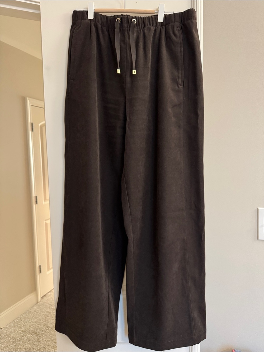 Zara women’s straight wide pants Corduroy Drawstring in Dark Brown